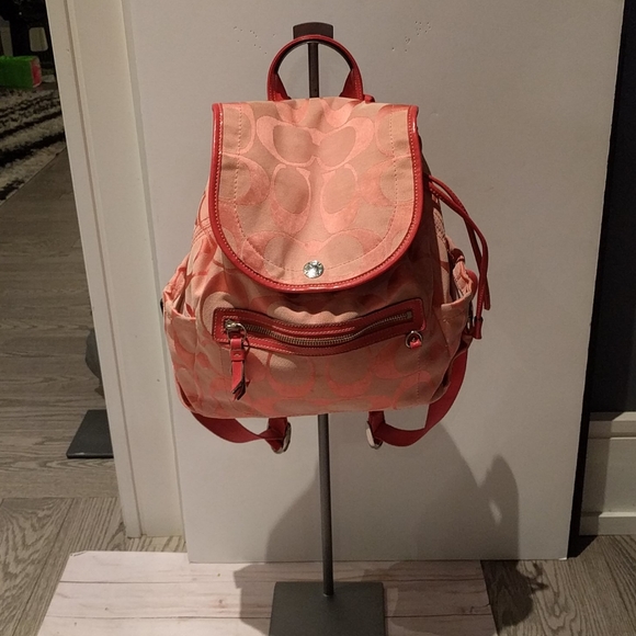 Coach Handbags - Authentic 🌺 Pink bag by Coach 🌺🌺🌺🍀